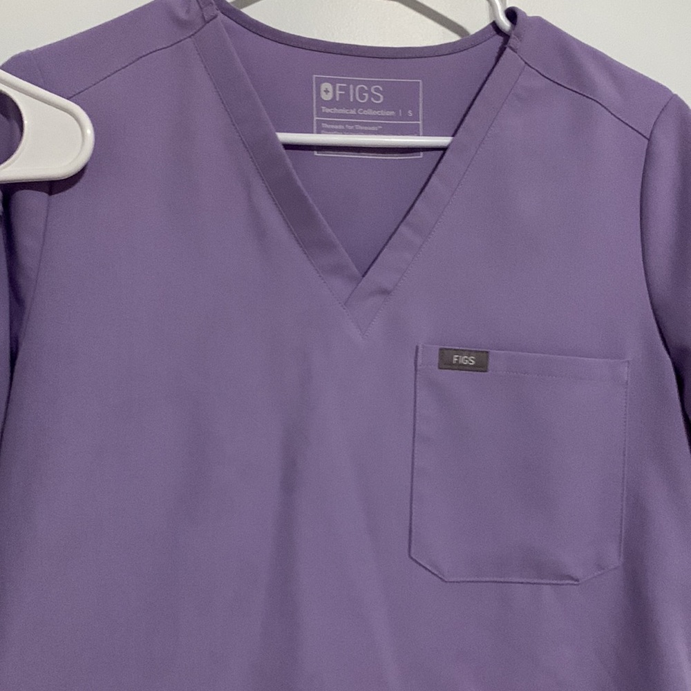 Figs Lavender Dew Catarina Top